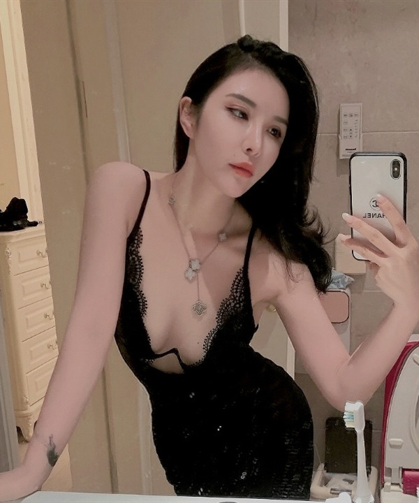 芝加哥伴游大学生